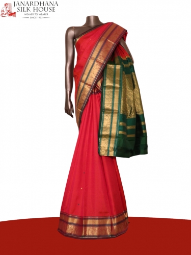 Pure Handloom Thread Gold Butta Kanjeevaram Silk Saree